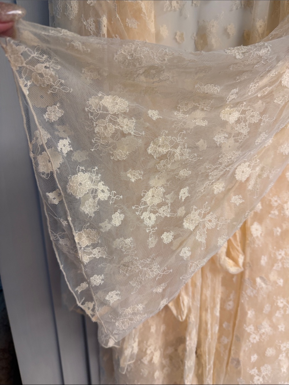 SKIMS Spring Intimate Robe in Butter Two Tone 4X - Picture 4 of 8